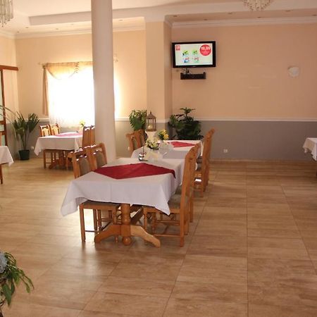 Hotel Czardasz Września Екстериор снимка