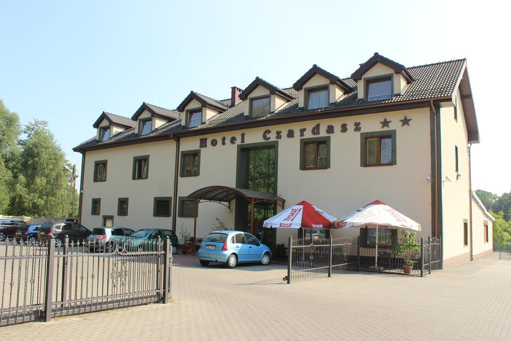 Hotel Czardasz Września Екстериор снимка
